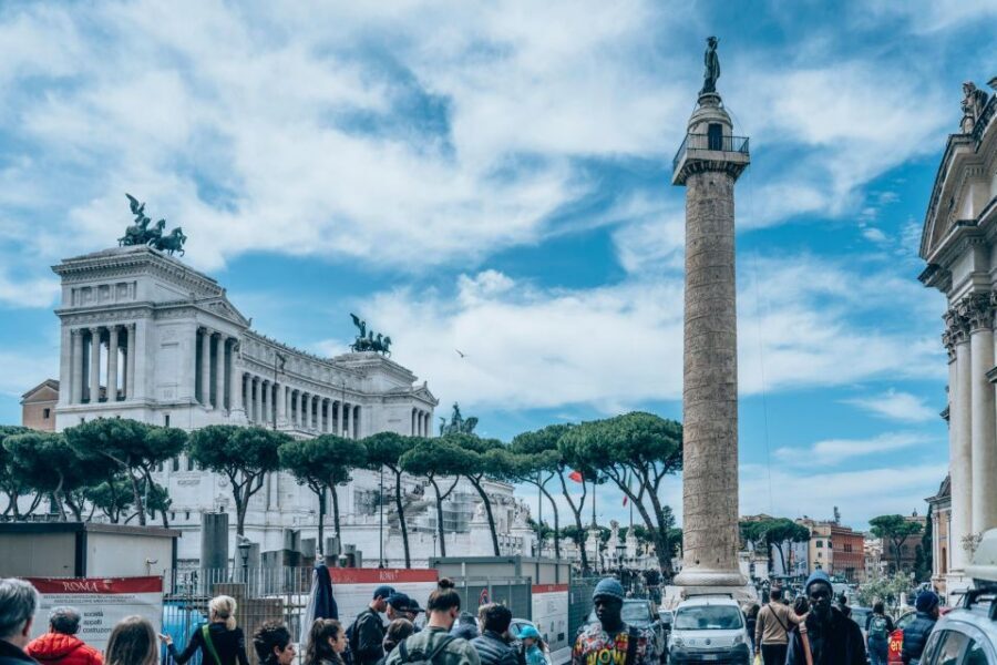 10 Wonders of Rome in 3 hours - Hadrian’s Temple area: small stop, memorable feeling