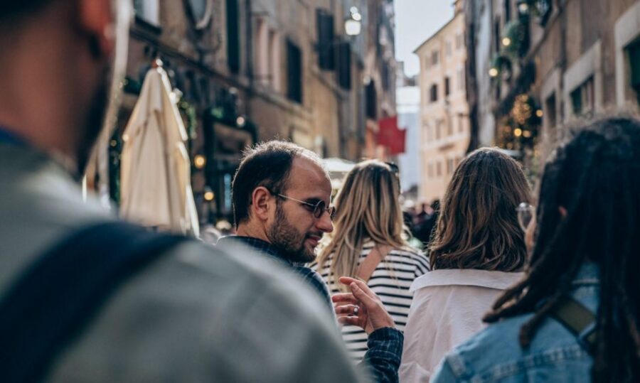 10 Wonders of Rome in 3 hours - Start at Via del Monte Oppio and get on track fast