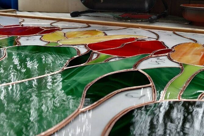 2/3 Hours Art Stained Glass Course in Trastevere - The class promise: you’ll design, cut, and finish real stained glass