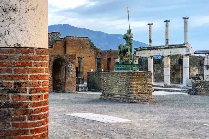 2.5-Hour Guided Tour of Pompeii with an Archaeologist - From the Basilica to the Baths and Bakery: How to Read the Ruins