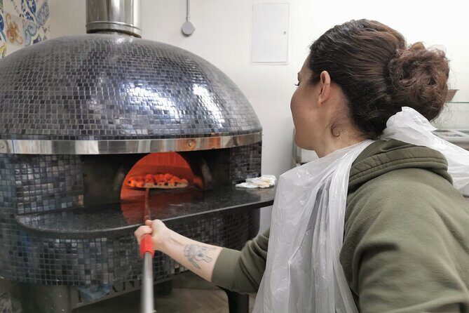 2-Hour Authentic Italian Pizza Making Class in Naples - Sauce, toppings, and choosing your own style