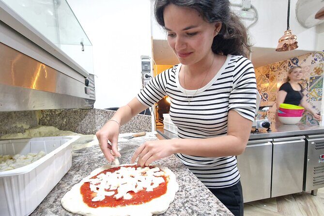 2-Hour Authentic Italian Pizza Making Class in Naples - What you eat during the class: drink, starters, pizza, dessert