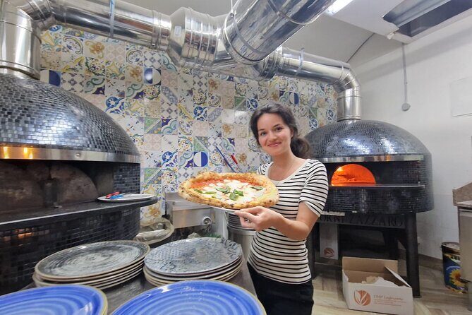 2-Hour Authentic Italian Pizza Making Class in Naples - Timing and group size: you get coaching, not crowd noise