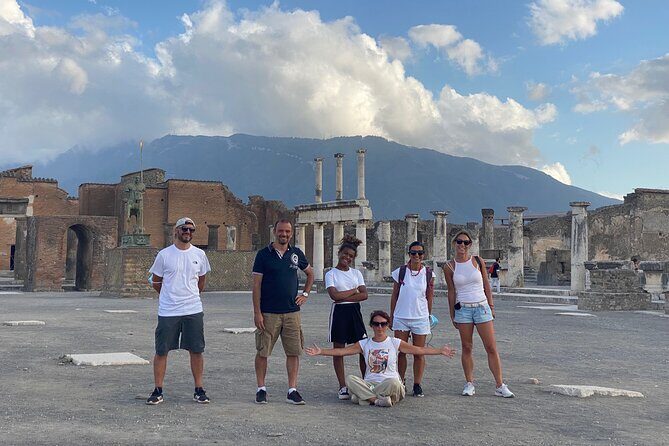 2 Hours Pompeii Group Tour with Archaeologist Guide and Skip the Line - Basilica, shops, and the market: where everyday business happened