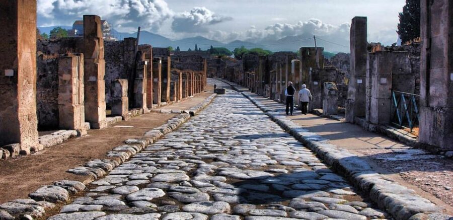 4H Pompeii Private Tour with Villa Dei Misteri included - Key highlights at a glance