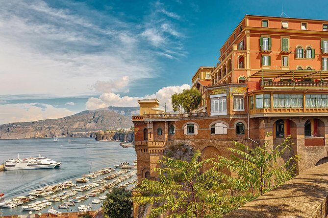 5-Day Grand Tour: Rome, Sorrento, & Capri - Getting around: buses, docks, and when you should stay extra alert