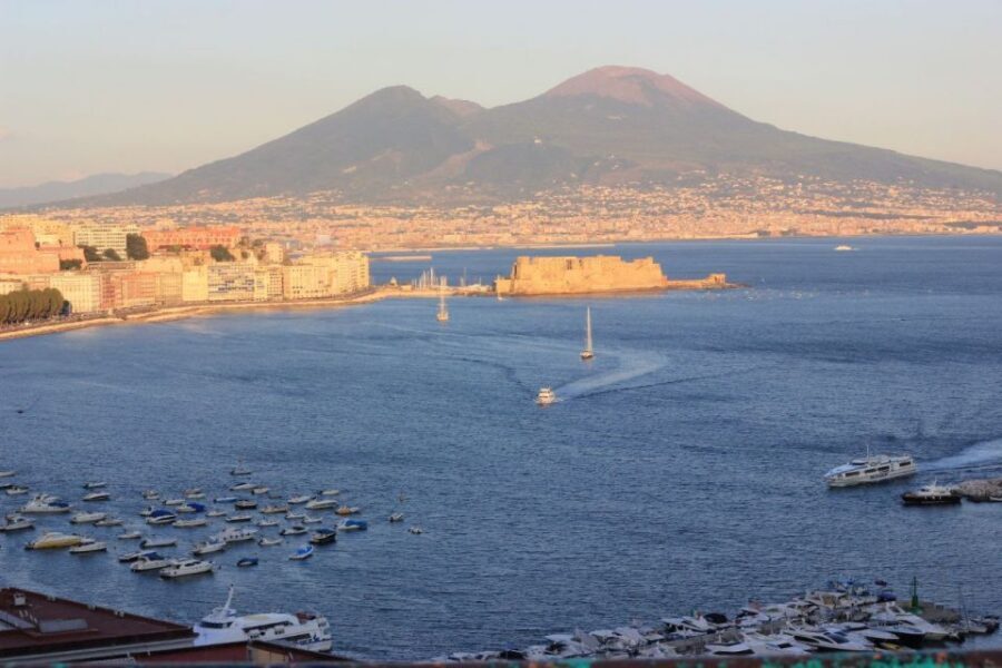A taste of Napoli: Food Walking Tour with Local Tour Guide - A 3.5-hour Naples food crawl that mixes plates with place