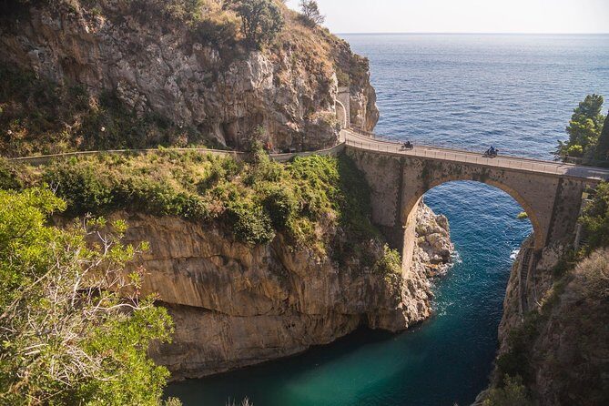 Amalfi Coast private driver to Ravello and Amalfi in total relax - Positano viewpoint photo stop: quick, classic, and worth it