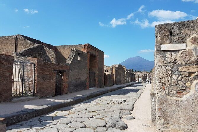 Amalfi Coast Sorrento and Pompeii Group Tour from Naples - Key things I’d watch for