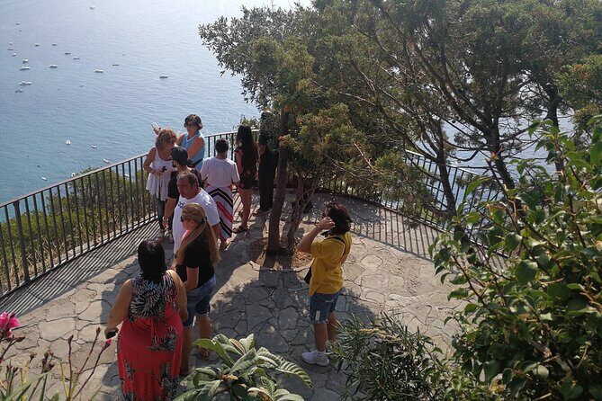 Amalfi Coast tour with 1-hour boat excursion - Guide experience: why a friendly, informative guide changes everything