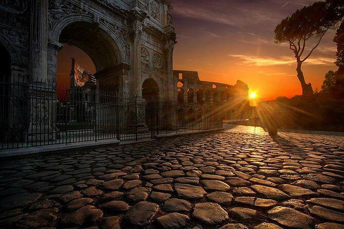 Amazing Sunrise Tour in Rome - Piazza del Popolo and Piazza Venezia: History in Real Space