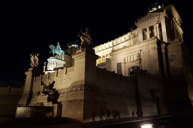 Ancient Rome at Twilight Walking Tour - Torre dei Borgia: the locals’ Colosseum-at-night photo spot