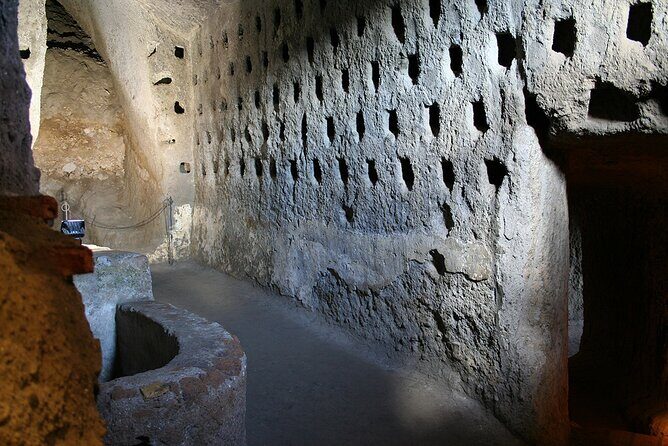 Aperitif in front of the Duomo and Orvieto Underground Caves tour - Should You Book This Tour?