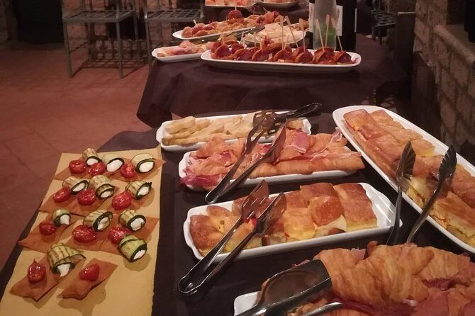 Aperitif in the famous underground caves of Orvieto - Underground Orvieto Caves Aperitif: the setting is the whole point