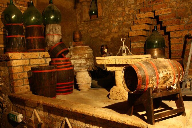 Aperitif in the famous underground caves of Orvieto - How the hour feels on the ground: stairs, cold cave air, and pacing