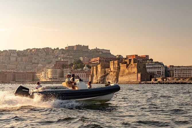 Aperitif on a boat at sunset in the Gulf of Naples - Key points you’ll care about