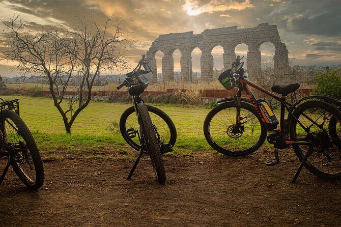 Appian Way Aqueducts Bike Tour with Catacombs & Lunch - Stop 2: Catacombe di San Callisto underground, but organized