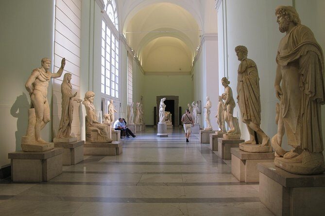 Archaeological Museum of Naples Private Tour - Meeting at Piazza Museo and getting inside smoothly