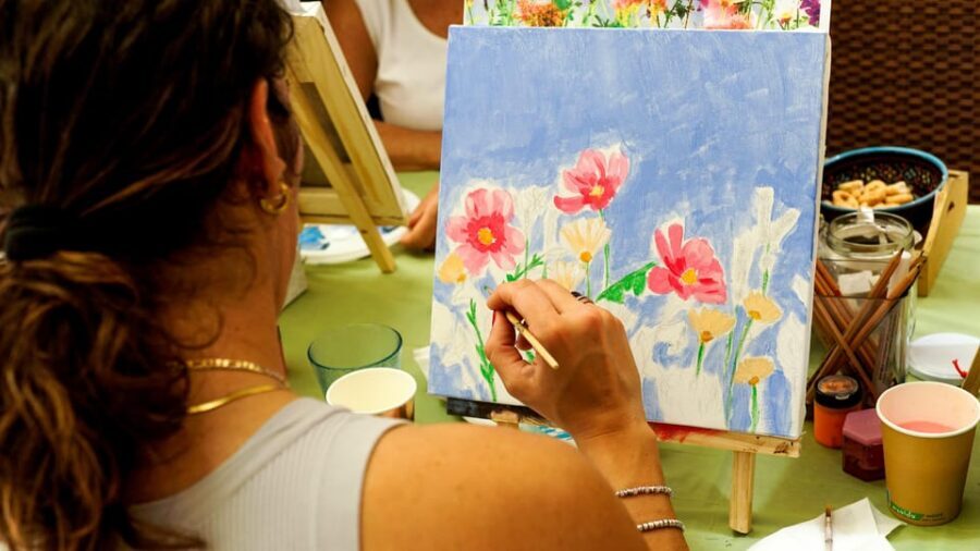 Art Workshop in Naples city centre with Aperitif - Price and value: why $58 can actually be fair