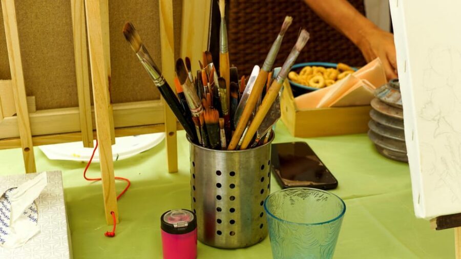 Art Workshop in Naples city centre with Aperitif - Group size rules that affect who can book