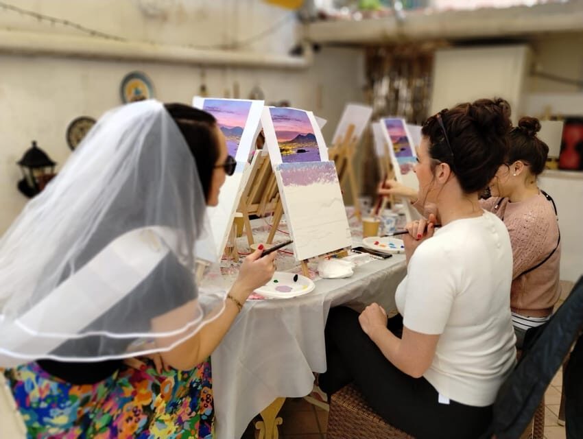 Art Workshop in Naples city centre with Aperitif - Who this workshop is best for (and who might not love it)