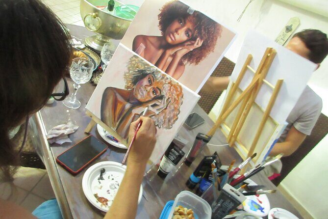 Art worshop with aperitif in Naples - Group Size and Timing: Getting Help Without Waiting