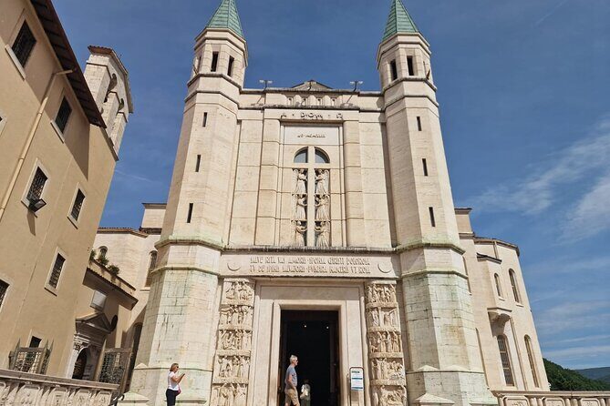 Assisi and Cascia Private Day Tour from Rome with Lunch - Stop 1: San Francesco d’Assisi and the frescoes that matter