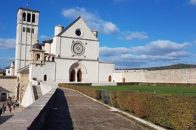 Assisi and Orvieto from Rome: Enjoy a Full-Day Small-Group Tour - Lunch time in Assisi: Da Cecco for typical food, wine, and strolling