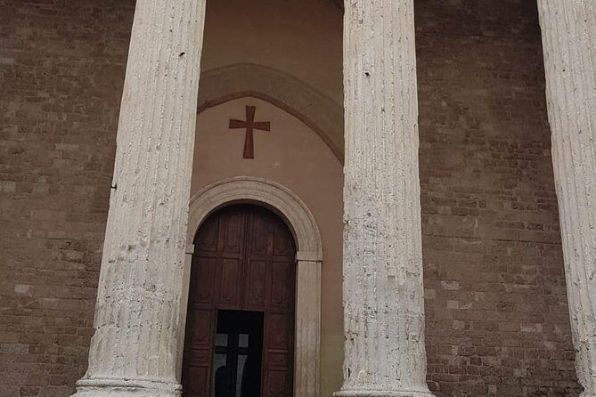 Assisi and Orvieto from Rome: Enjoy a Full-Day Small-Group Tour - Santa Chiara: St. Clare’s church and the layers underfoot