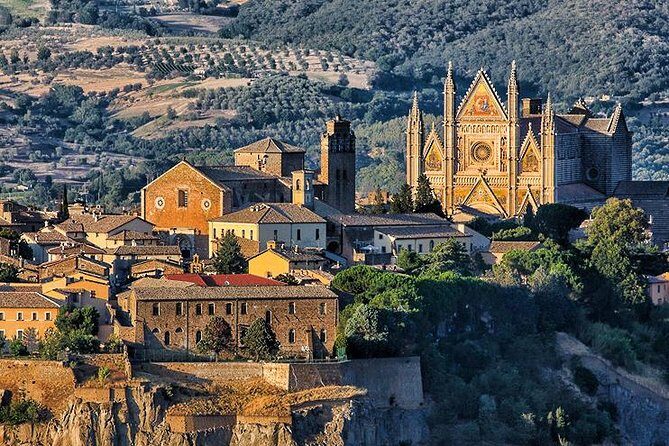 Assisi and Orvieto Full-Day Semi-Private Tour from Rome - Small-group math: max travelers, real attention, and the tradeoffs