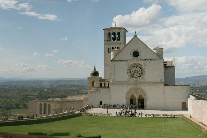 Assisi and Orvieto Full-Day Semi-Private Tour from Rome - Basilica Papale e Sacro Convento di San Francesco: why Assisi is the emotional center