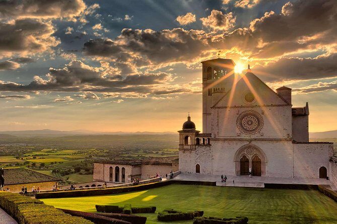 Assisi One Day Trip Private Excursion from Rome - Basilica di San Francesco: Frescoes, Tombs, and the Art-Faith Link