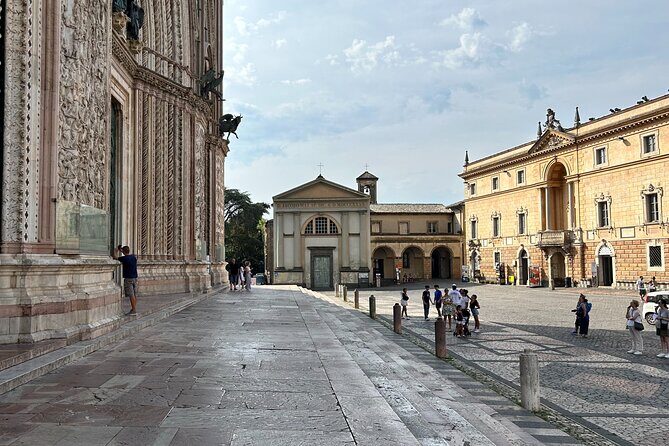 Assisi, Orvieto and Civita di Bagnoregio Full Day Tour from Rome - Group size, pace, and fitness: the reality check
