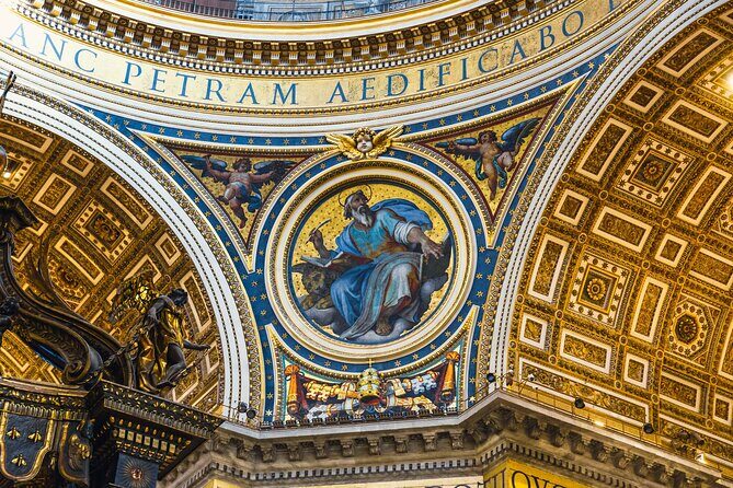 Audio Guided Tour of St. Peter's Basilica - Under the Dome: tomb area and how the guide shapes your visit