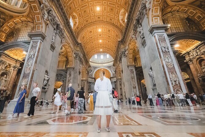 Audio Guided Tour of St. Peter's Basilica - Inside the basilica highlights: Baldachin, Pietà, and the Dome