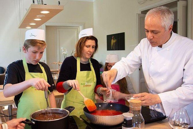 Authentic Pasta and Tiramisu Cooking Class - Timing and the Piazza Navona Stop: The Good and the Trade-Off