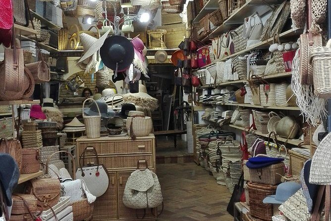 Authentic Roman shopping and fashion experience - Piazza di Spagna and the Barcaccia fountain: why this start matters