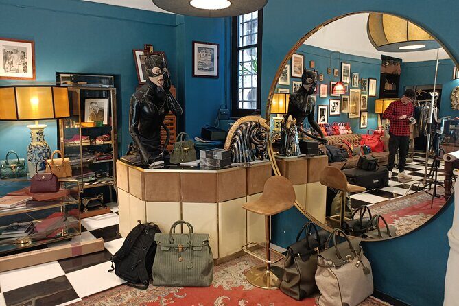 Authentic Roman shopping and fashion experience - Pantheon and the church area: a quick hit that keeps you grounded