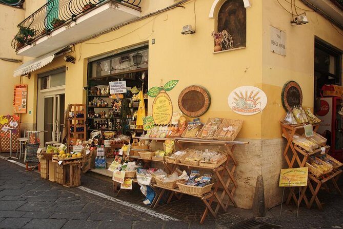 Beauty and History Tour: Positano, Sorrento, Pompeii (FullDay 8h) - Olive oil and limoncello tastings you can plan around