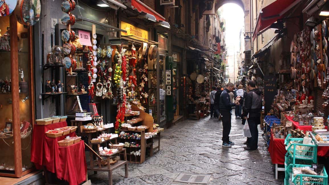 Best of Naples: Private Walking Tour with a Local - Spaccanapoli street: seeing Naples through everyday rhythm