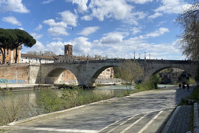 Best of Rome Electric Bike Tour - The guide factor: why the stories make the route worth it