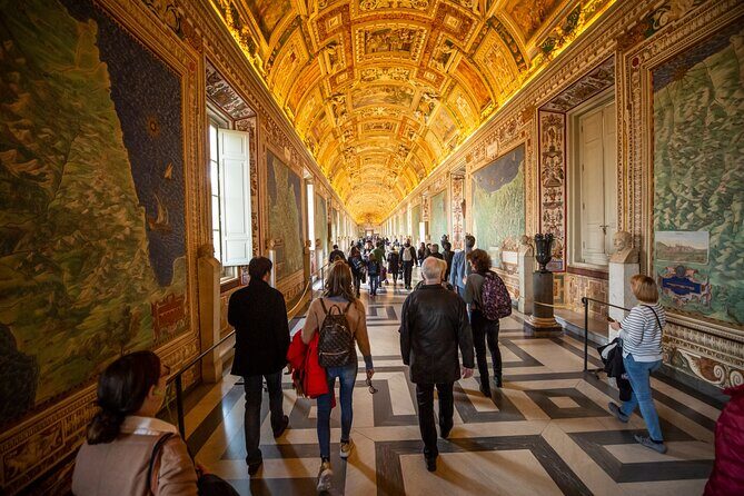 Best of the Vatican in a Day Tour: Museum Sistine Chapel & Church - St. Peter’s Basilica and the Crypt: Masterpieces at the Edge of Belief