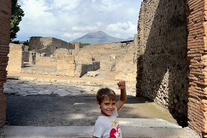 Best Pompeii Private Tour from Naples Port or Hotel Pick Up - Casa dei Vettii: what wealthy Pompeians decorated