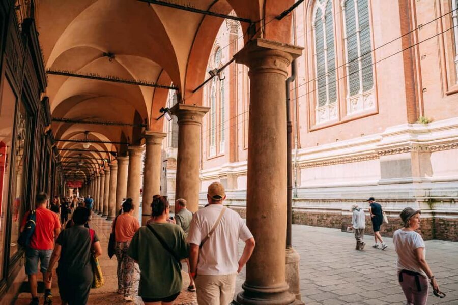 Bologna: Small-Group Tour with the Historic Archiginnasio - Quadrilatero Market: Easy Bologna Bites Without Planning Chaos