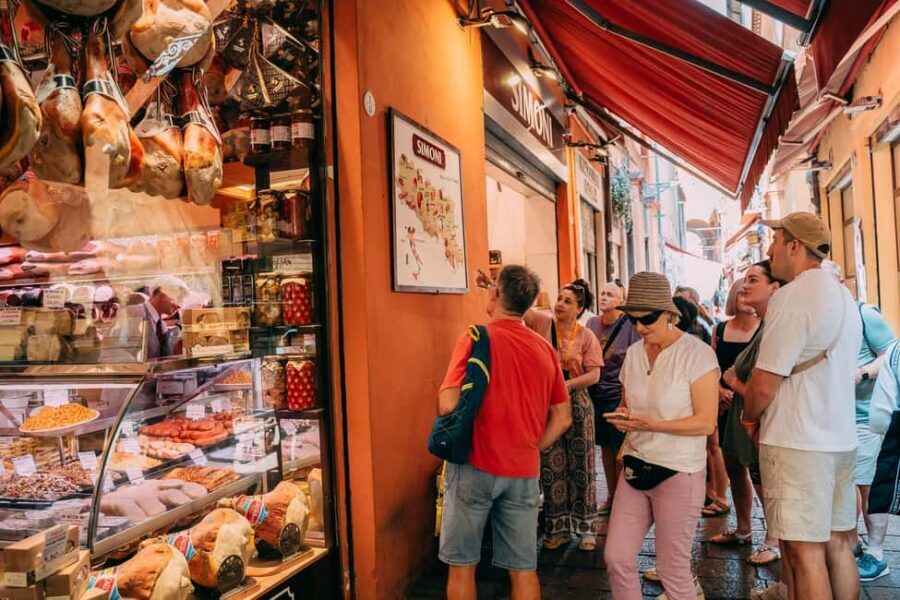 Bologna: Small-Group Tour with the Historic Archiginnasio - Due Torri: The Leaning Towers Moment You Won’t Forget