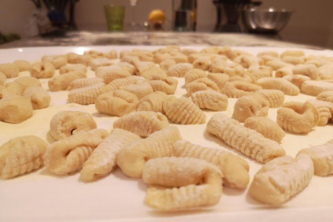 Bruschetta, Fettuccine, Gnocchi, Tiramisu Cooking Class - Cacio e pepe and the mystery sauce: dinner you earn
