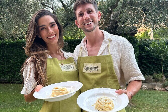 Bruschetta, Fettuccine, Gnocchi, Tiramisu Cooking Class - Small-group energy: how the class stays fun and personal