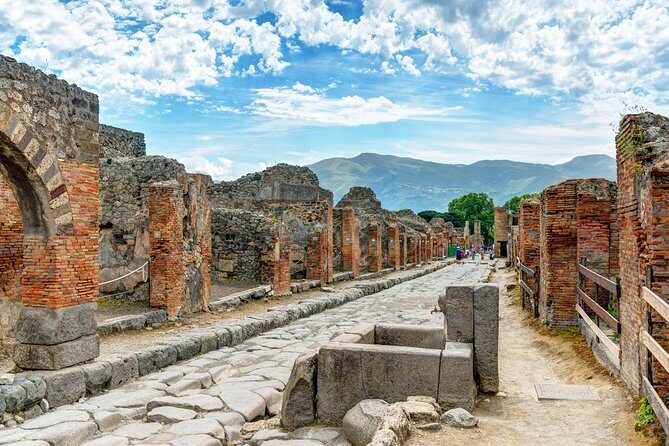 Capri, Blue Grotto, Sorrento & Pompeii Private Tour - Capri by jetfoil, then taxi views along the Mamma Mia Road
