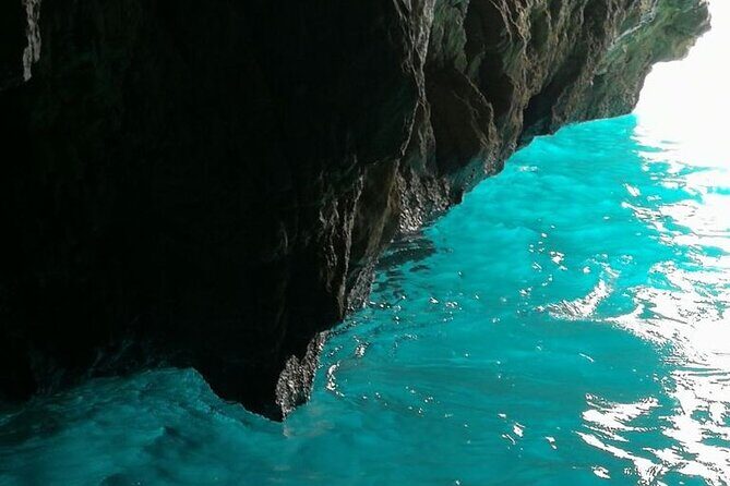 Capri Island in Private Luxury 40 feet Speedboat from Naples - Circumnavigating Capri: Sea-Only Views and Coastline Stops