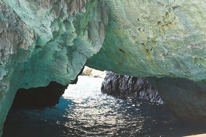 Capri Island in Private Luxury 40 feet Speedboat from Naples - Should You Book This Private Capri Speedboat Tour from Naples?